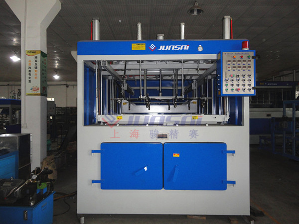 單頭厚片<a href=http://m.ykrf.com.cn/ target=_blank class=infotextkey>吸塑機</a>1.jpg